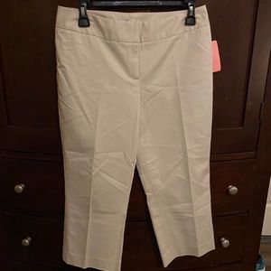 NWT! Caslon Khaki Capri Pants, size 6 petite